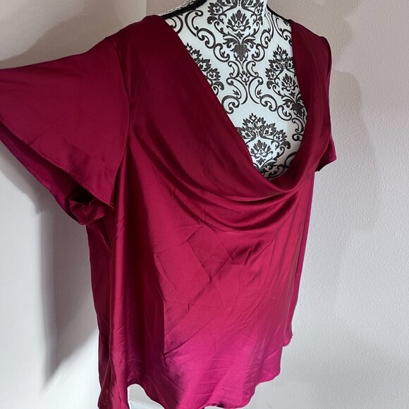 Share Torrid Satin Cowl Neck Short Flutter Sleeve Blouse - Biking Red - Size 1X - Picture 13 of 13